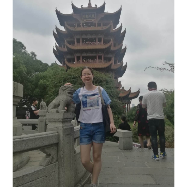 lyr的照片
