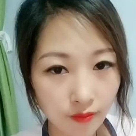 清爽闻大树的照片