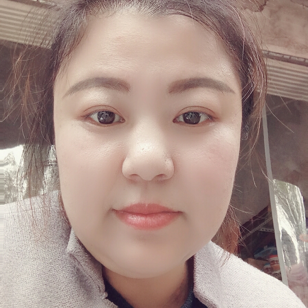单纯小蘑菇露露的照片
