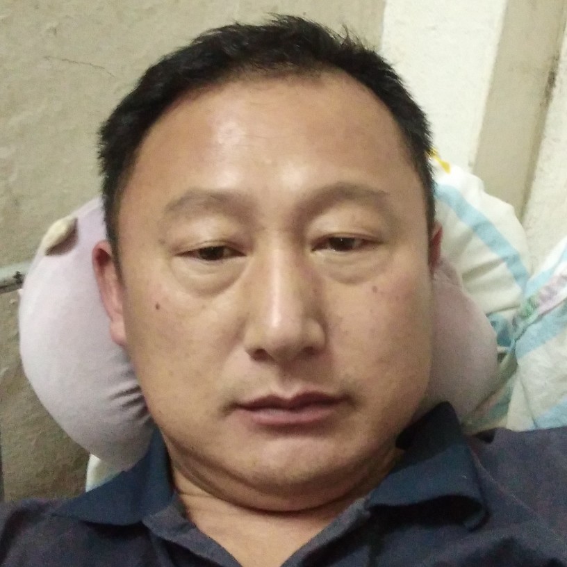 陌颜踢落寞佳人的照片