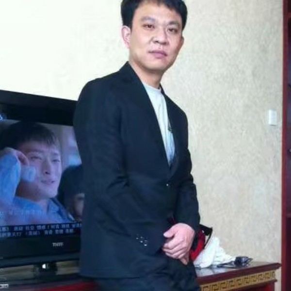 为谁回眸的照片