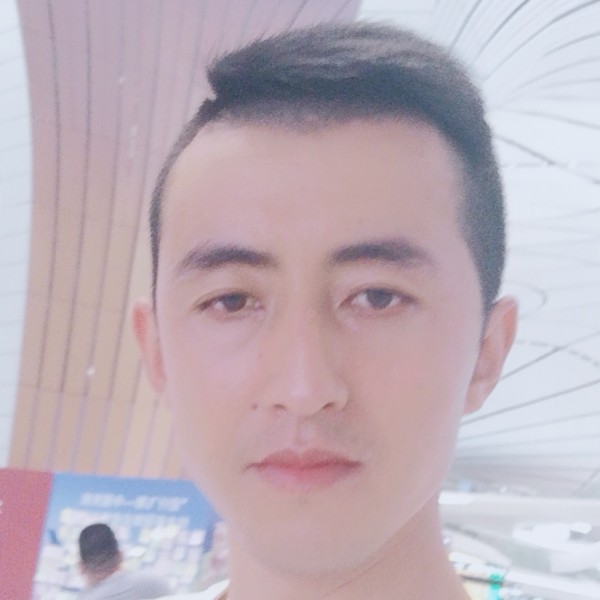 裙子浅吻幸福的照片