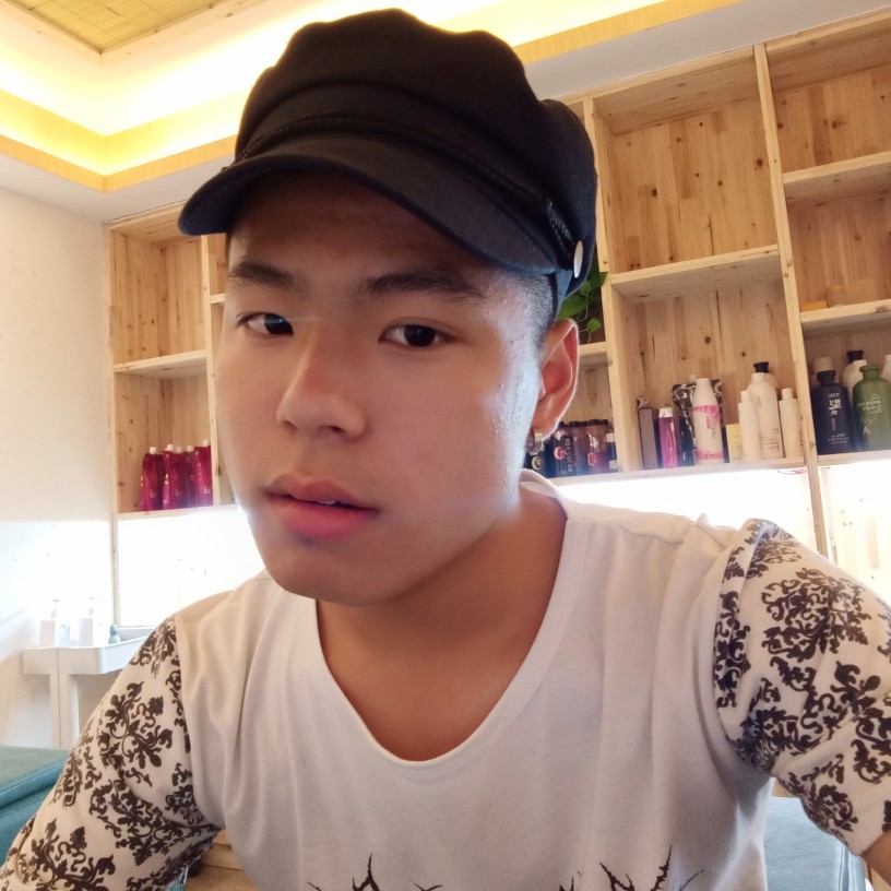 酷酷的阿毅的照片