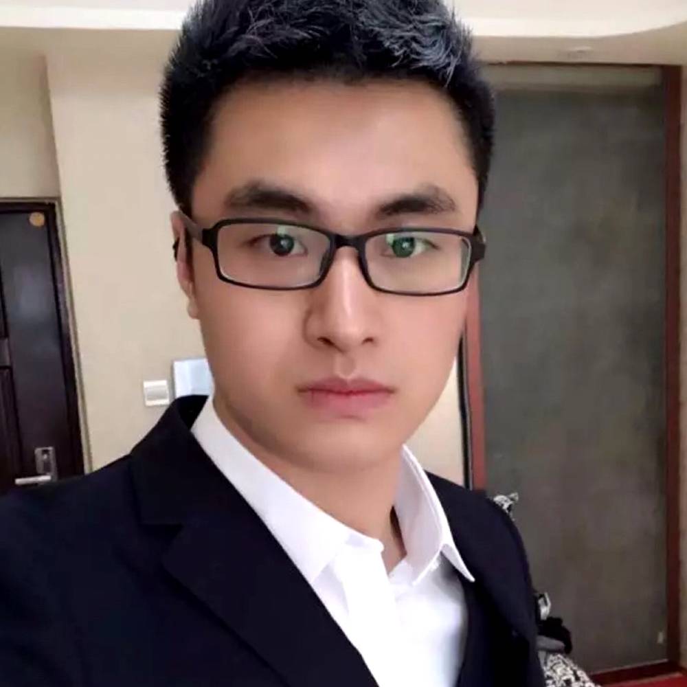 灯下的谜的照片