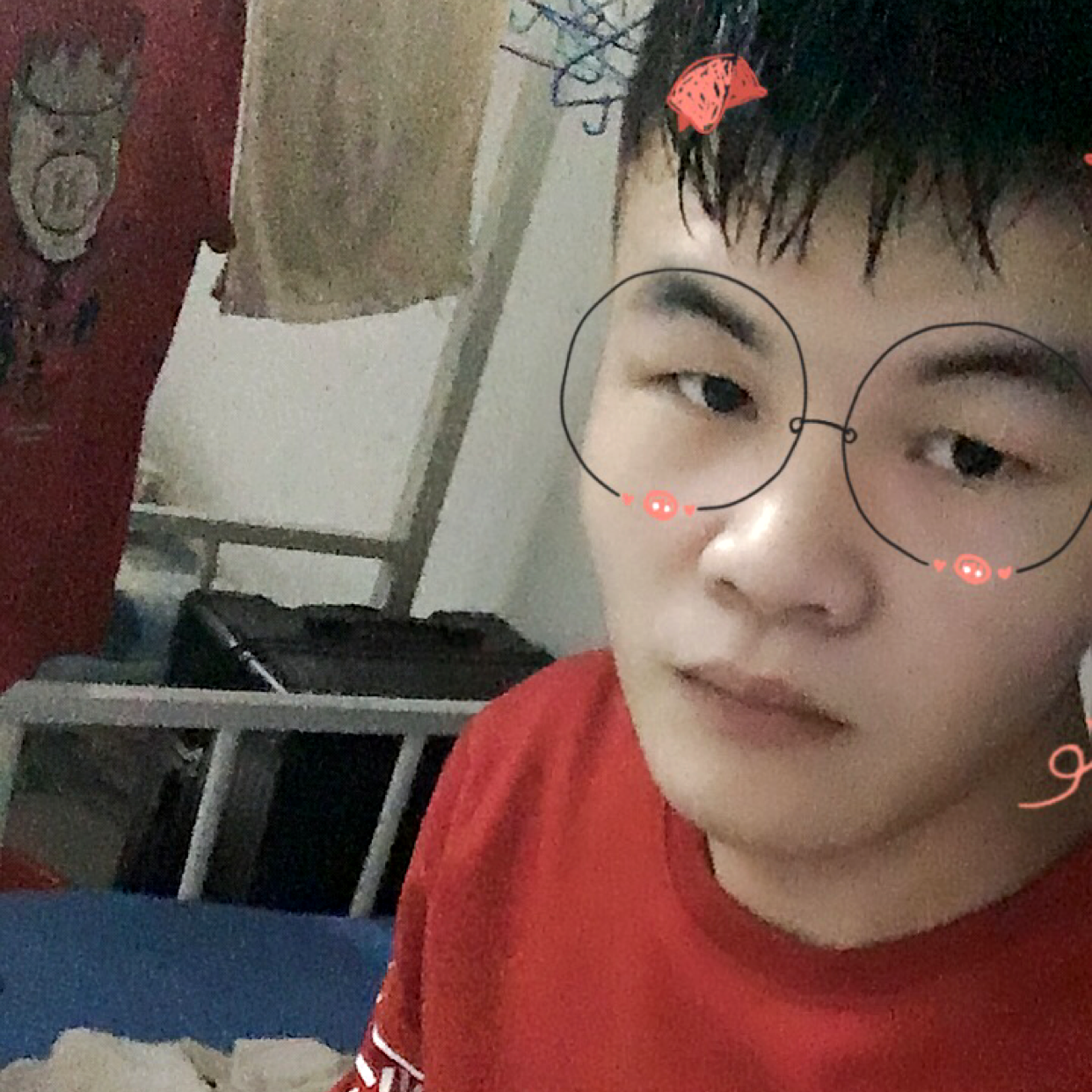 调皮爱恋溪流的照片