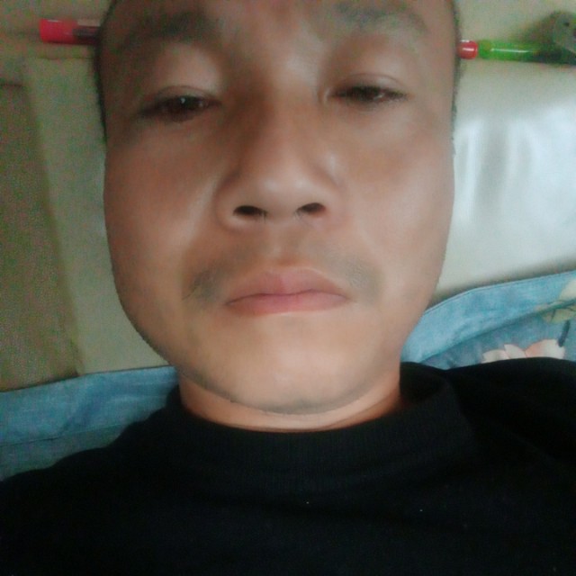谦让漫步草莓的照片