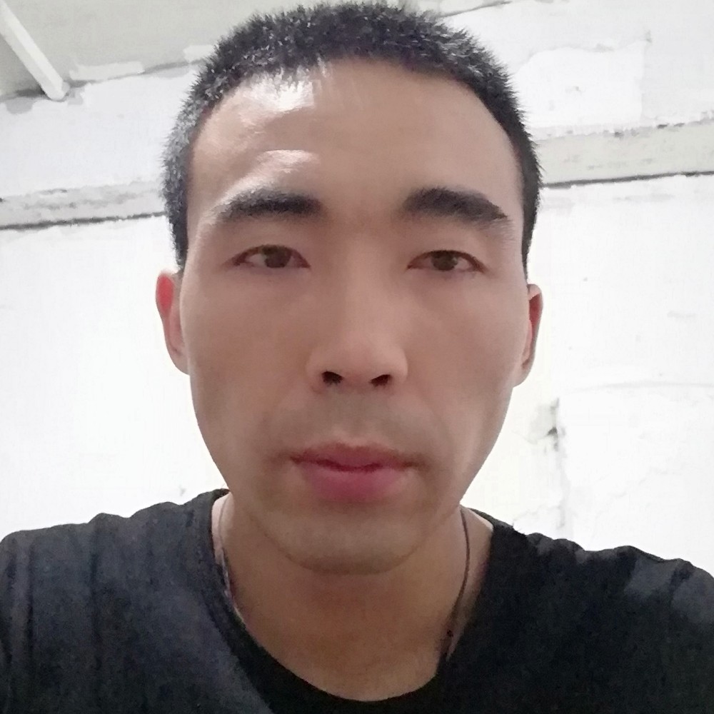 白昼回首笑点低的照片