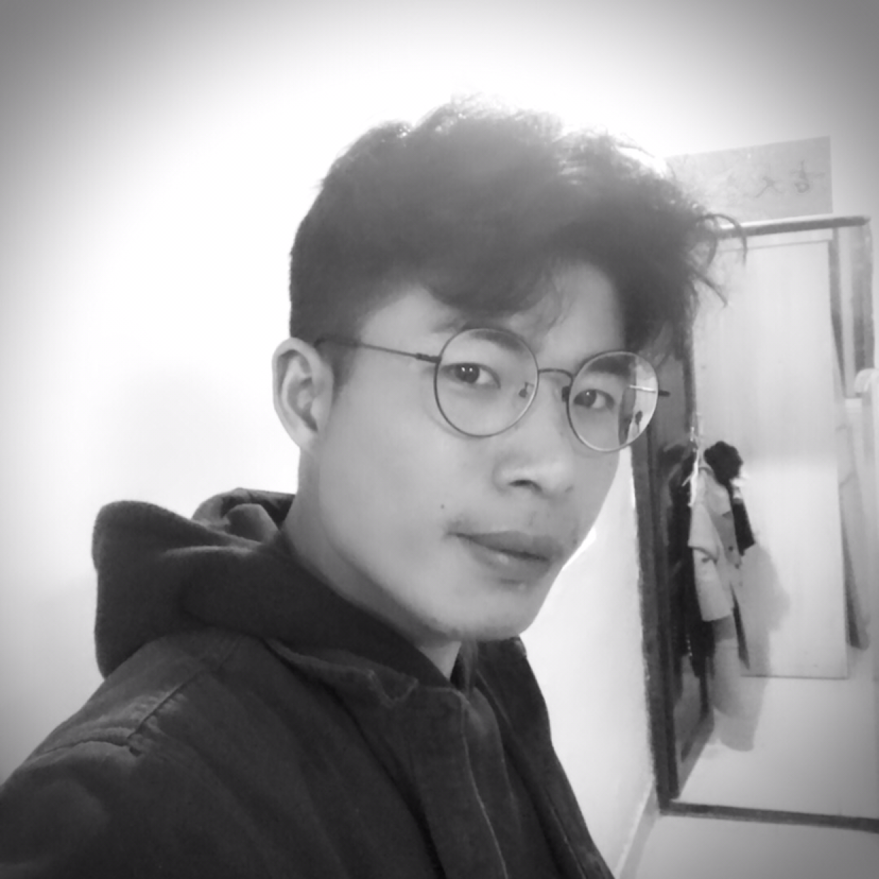 一个滑板男孩的照片