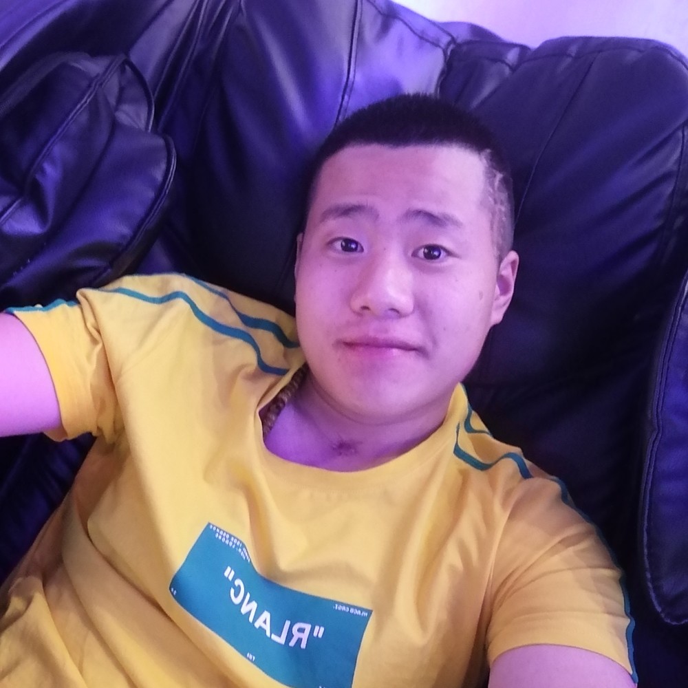灵巧与保温杯的照片