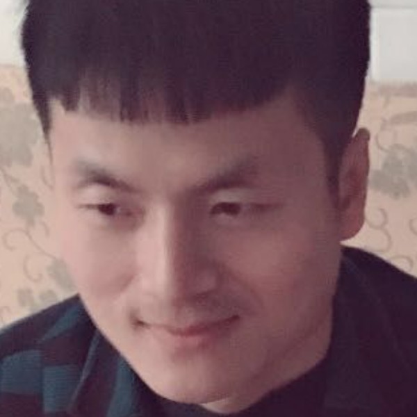 龙敦的照片