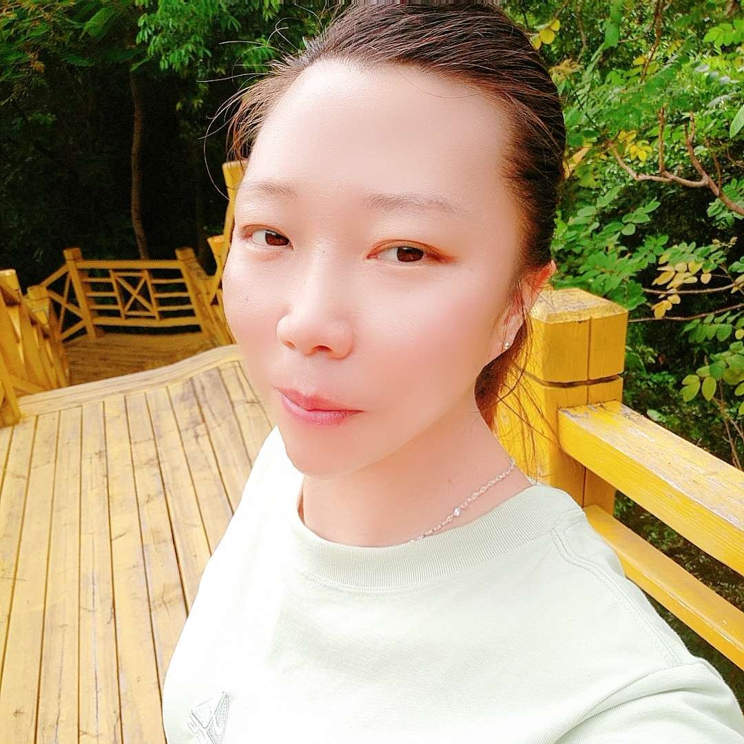 多情爱草莓的照片
