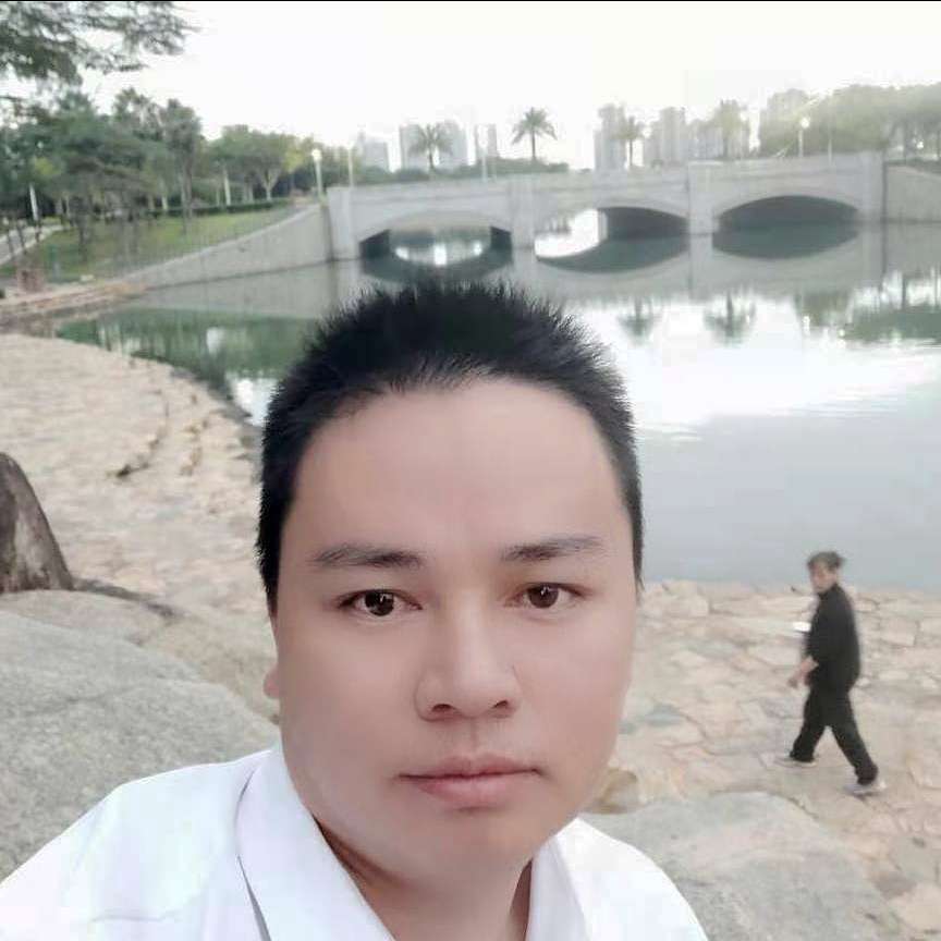 铂乐爵的照片