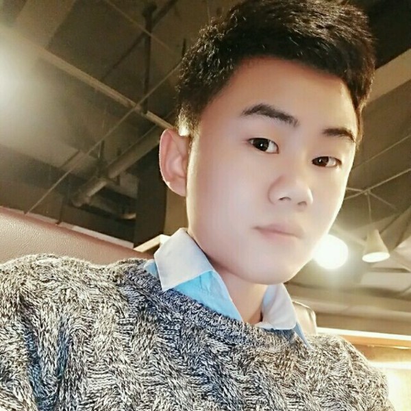 稳重摩托的照片