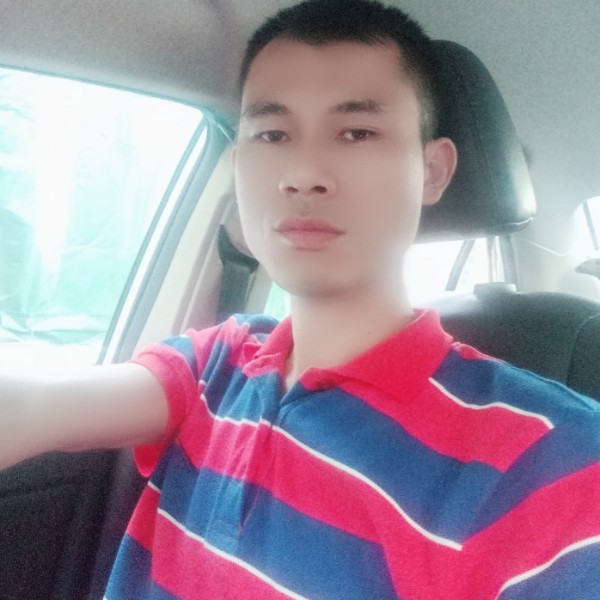 龙猫专注的照片