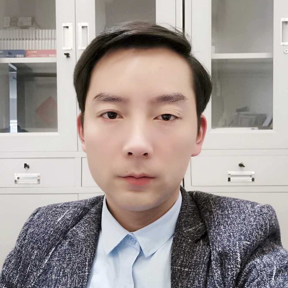 漠然爱韶华的照片