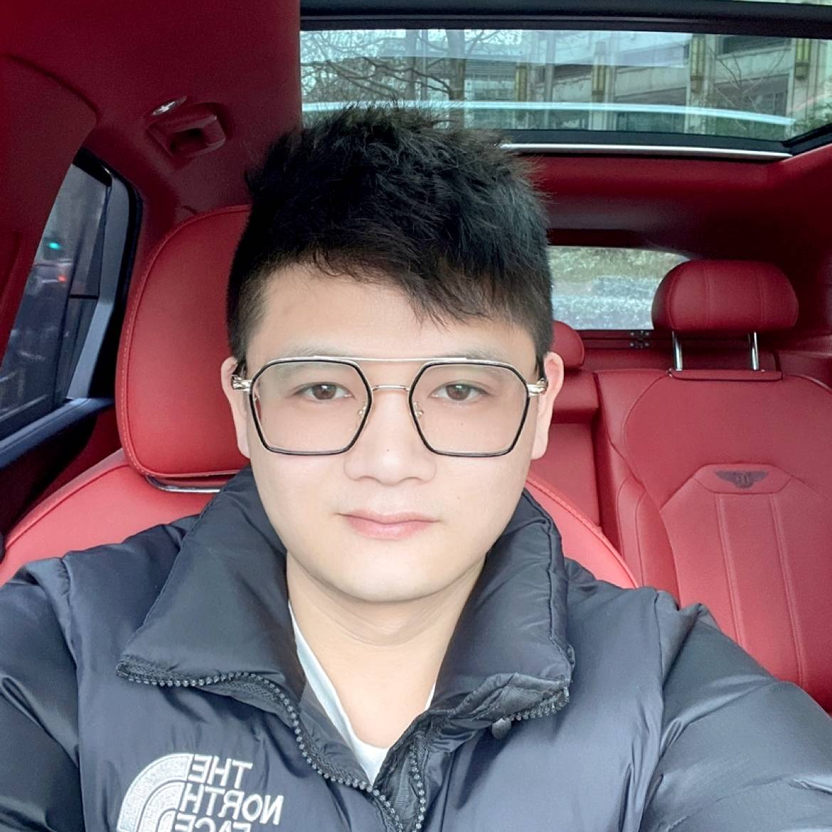 庆在一起的照片