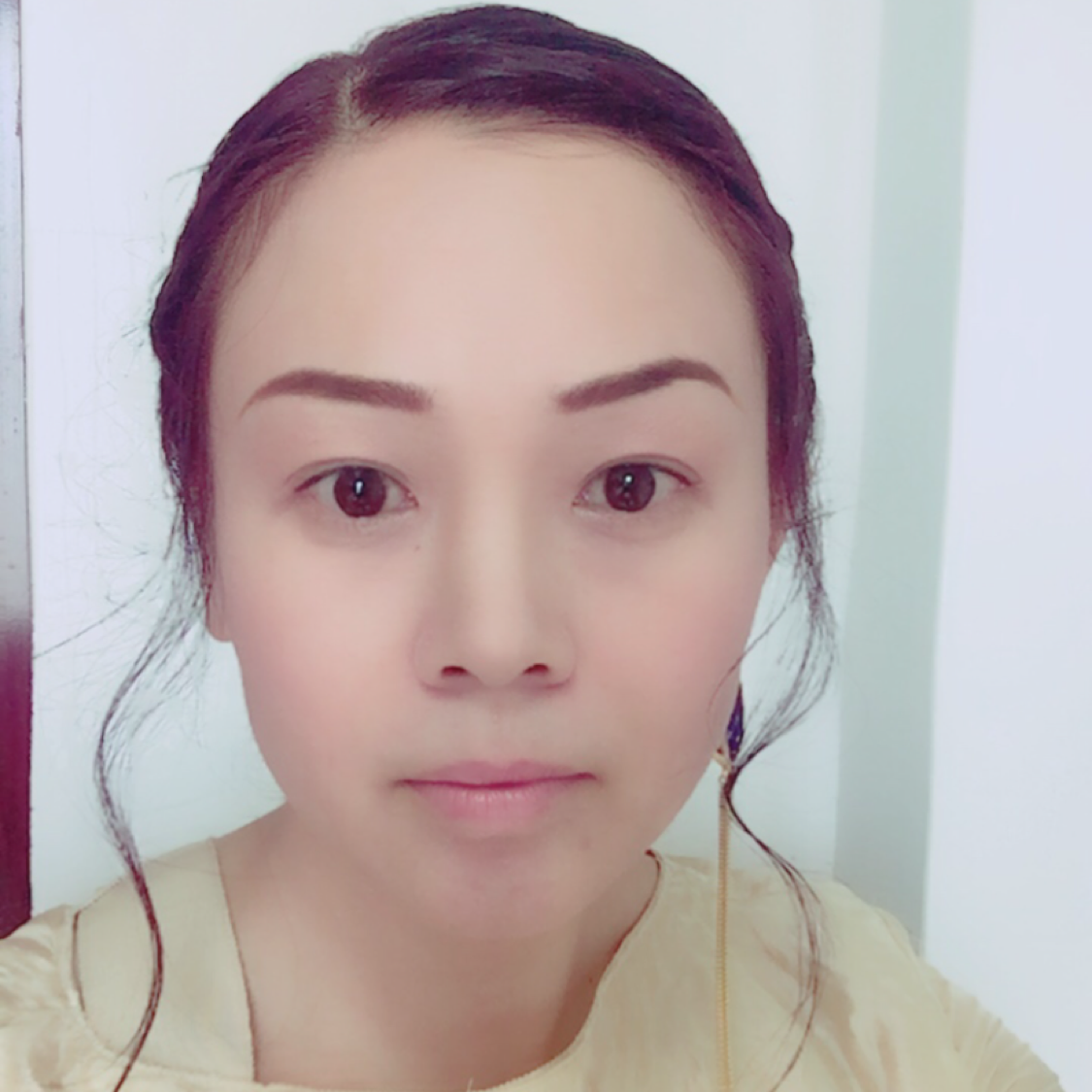 含羞的玫瑰的照片