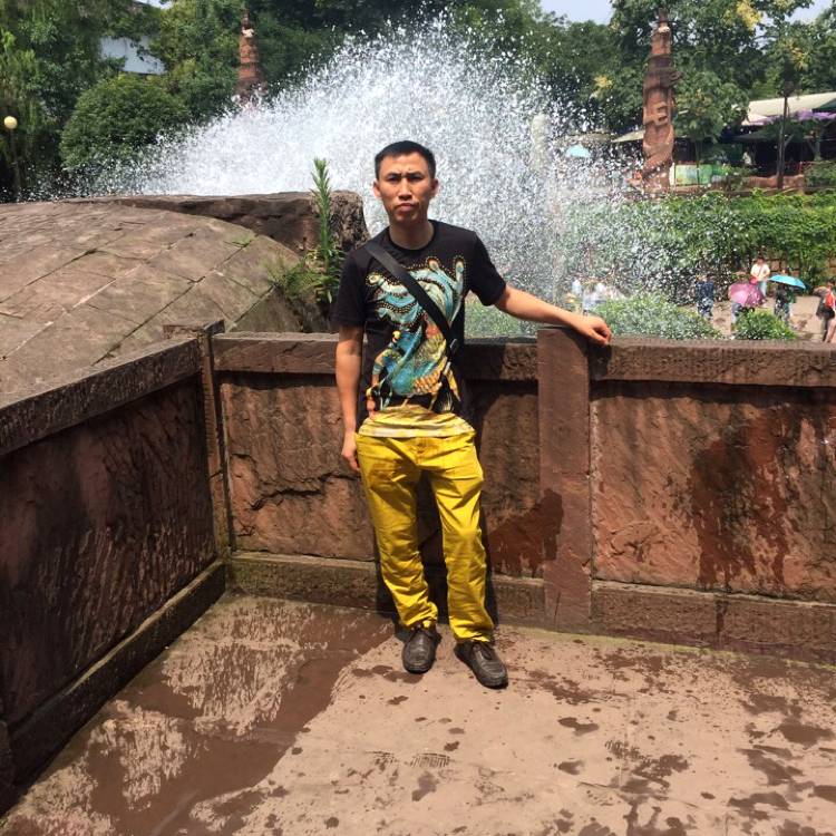 蓝莓谦让军军的照片