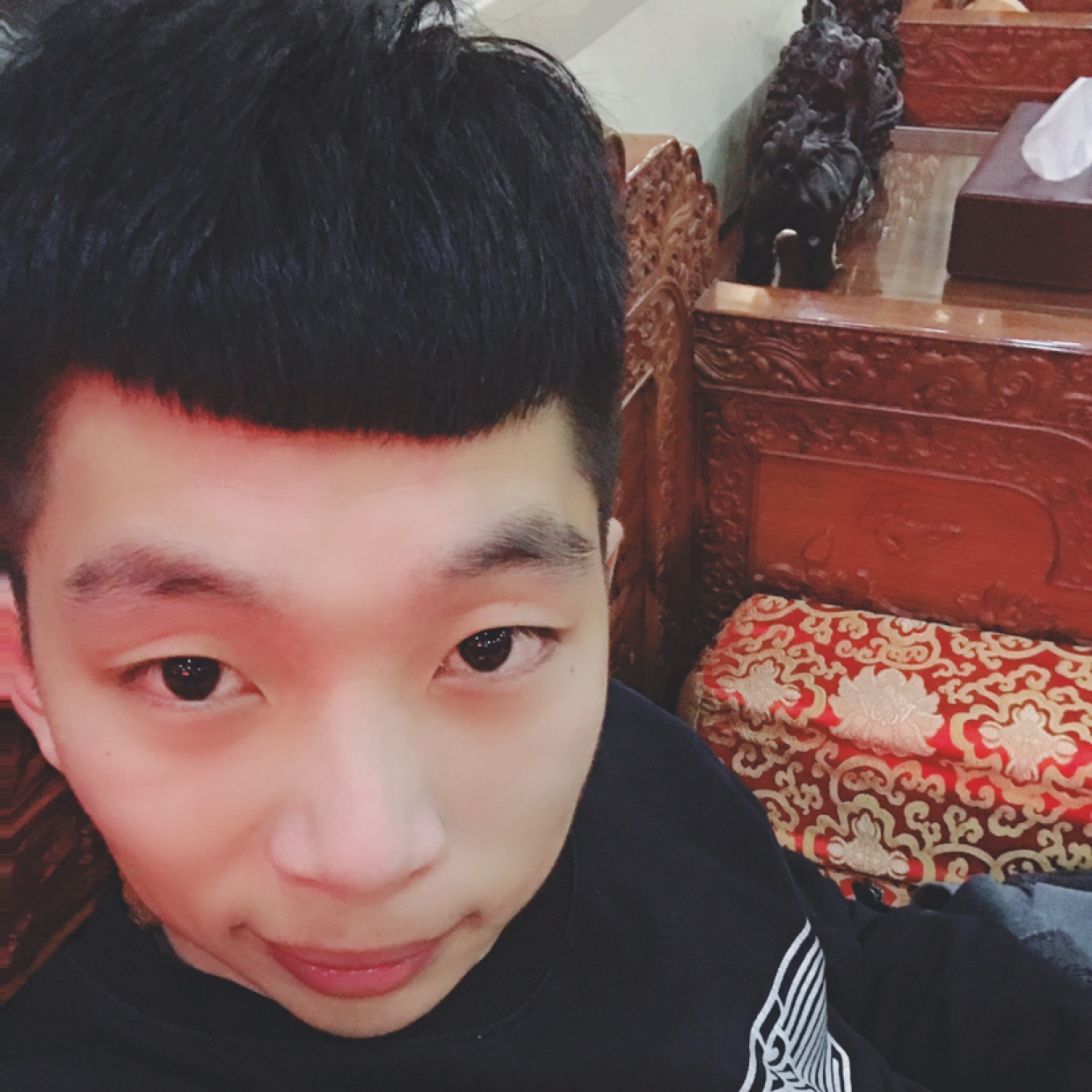 小兔子回首舒心的照片