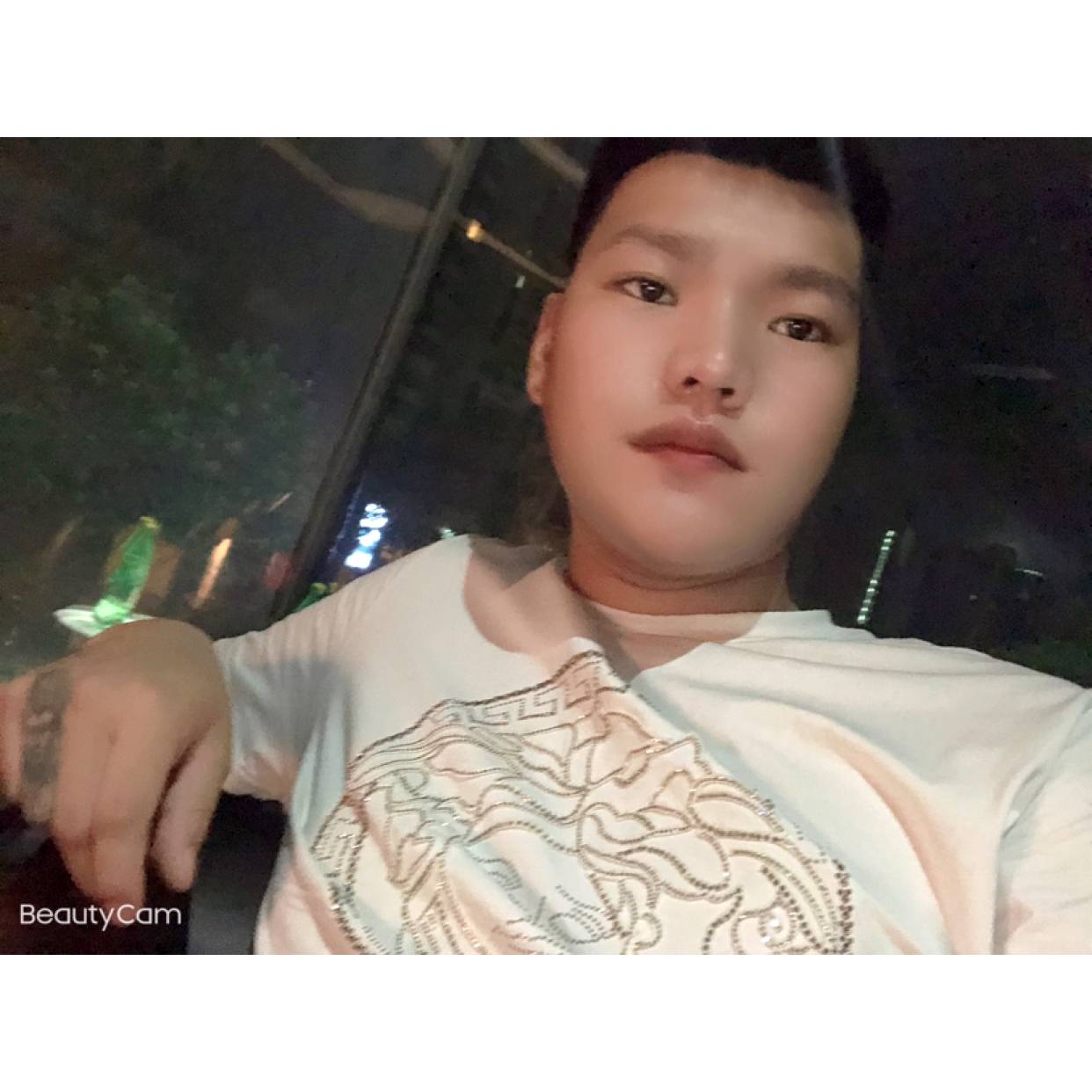 小李睡不醒的照片