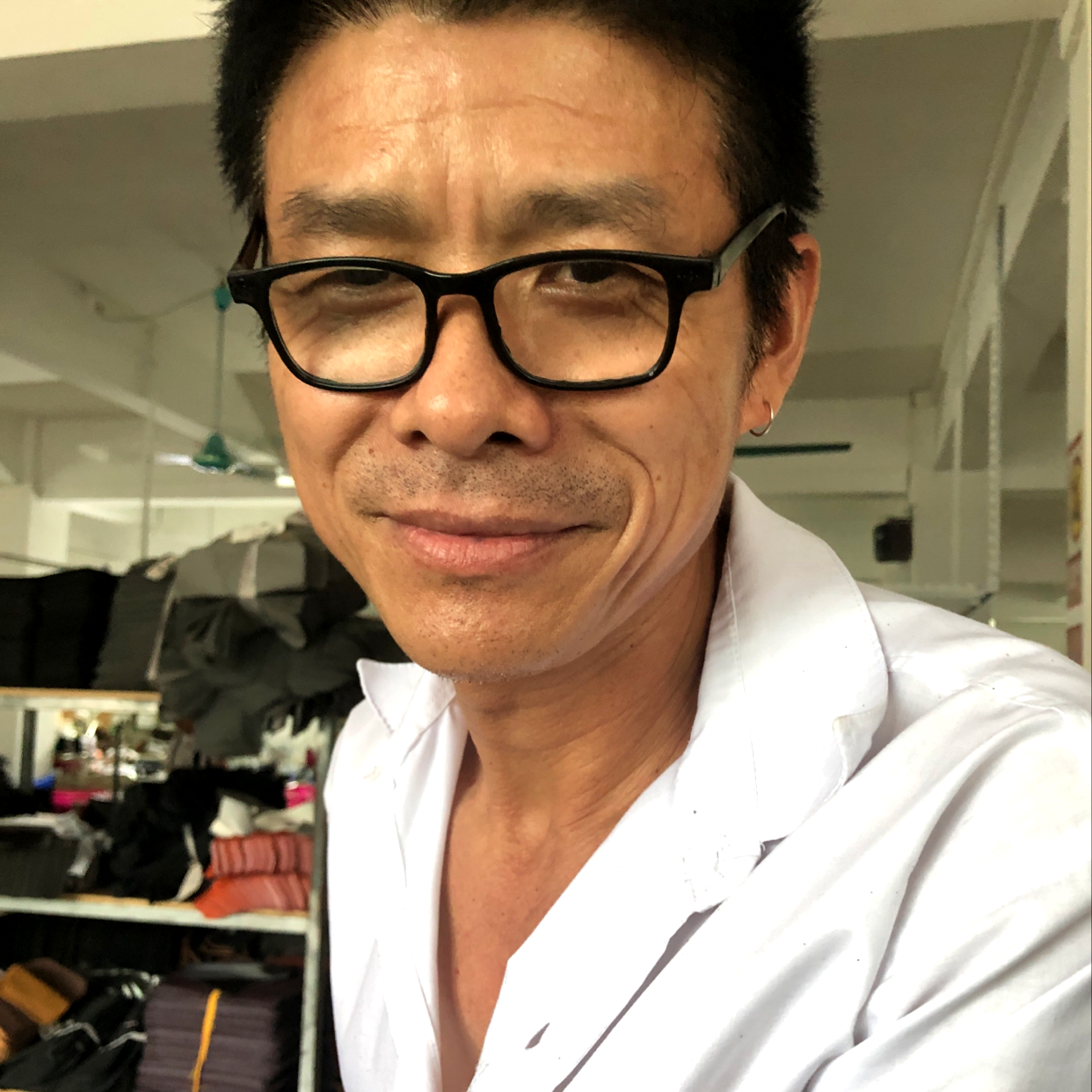 奇异果挽手冷酷的照片
