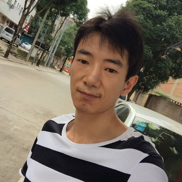 忧郁相许百褶裙的照片