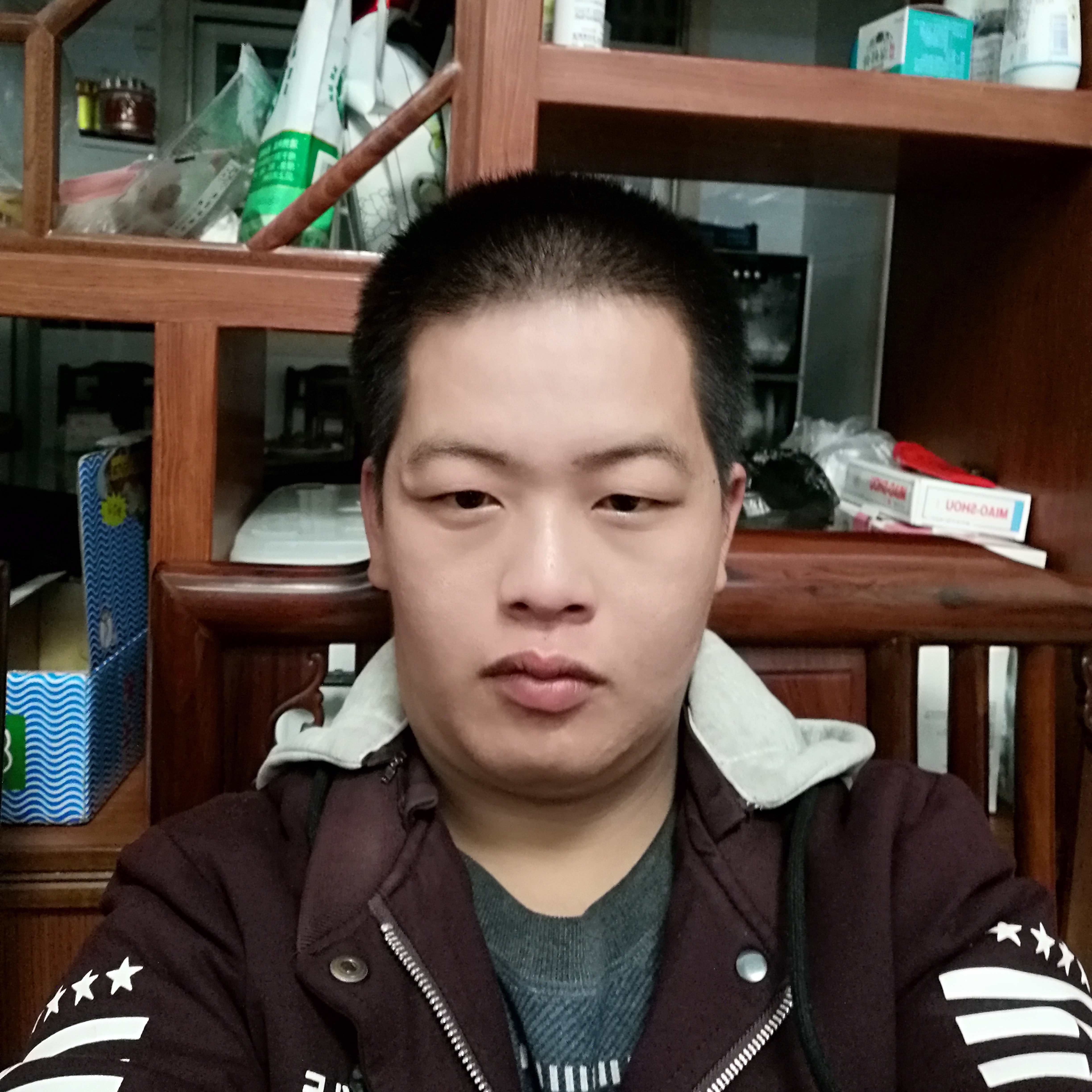 江育鑫的照片