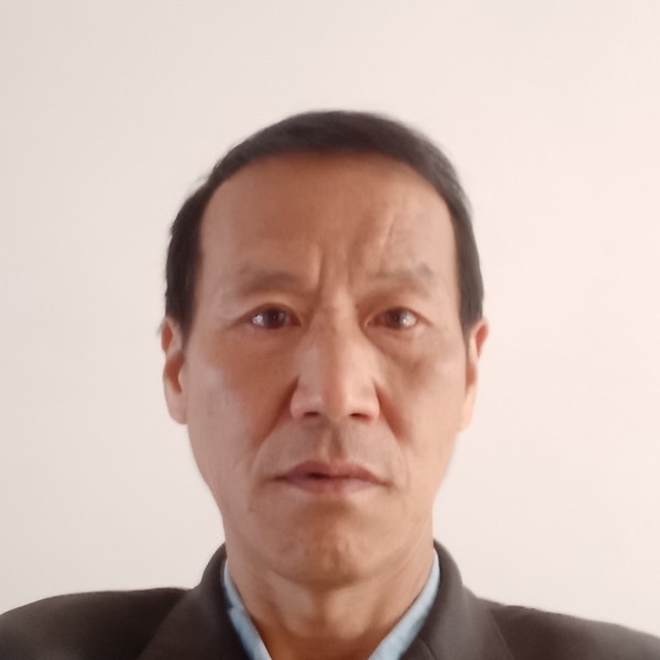 潺潺小溪的照片