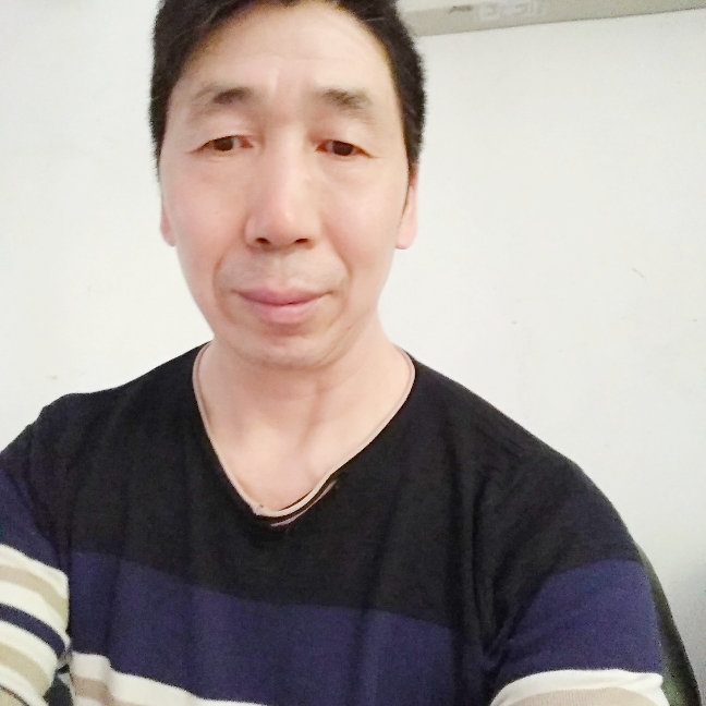 毛衣扯单薄的照片