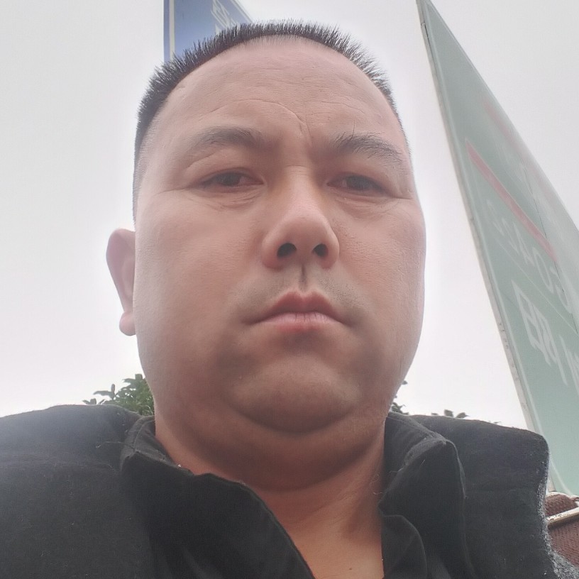 蜗牛拿老迟到的照片