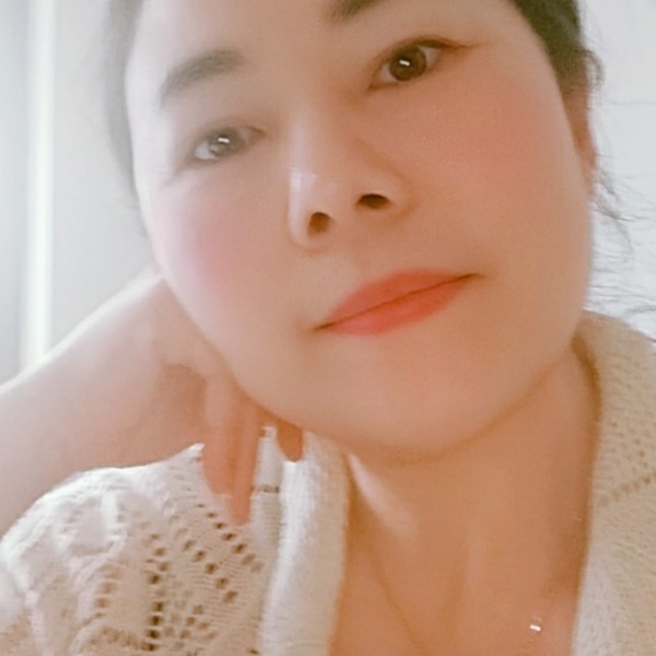迅速挽手面包的照片