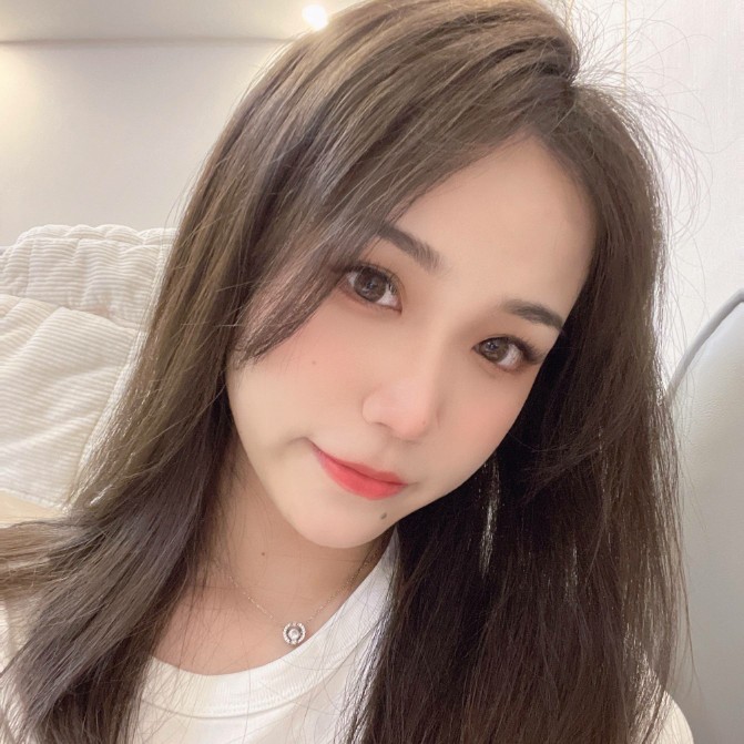 爱施威亚的照片