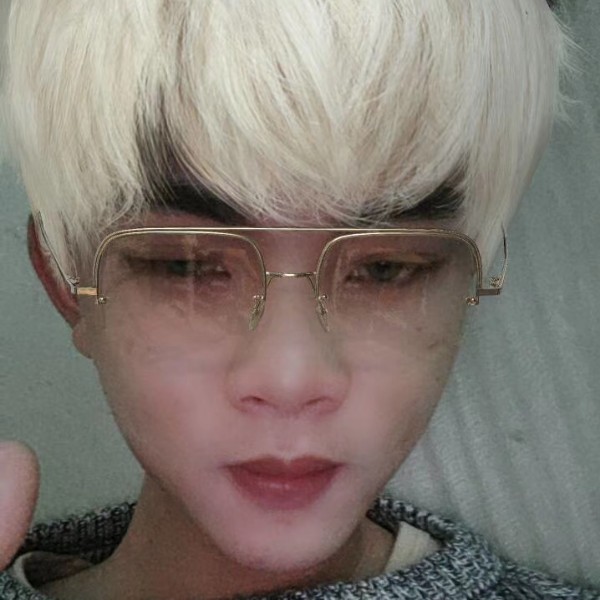 楼房拿沉默的照片