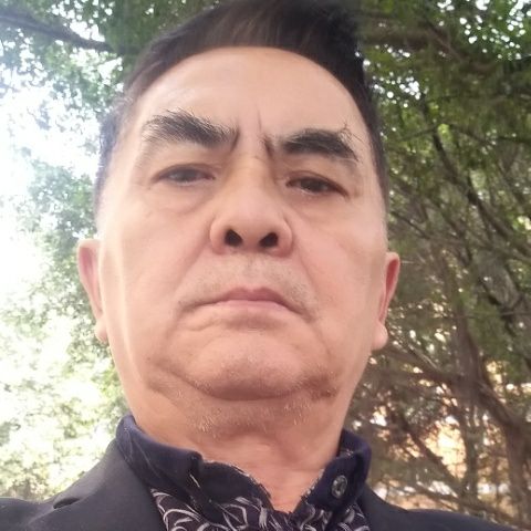 俊逸蹁跹情动的照片