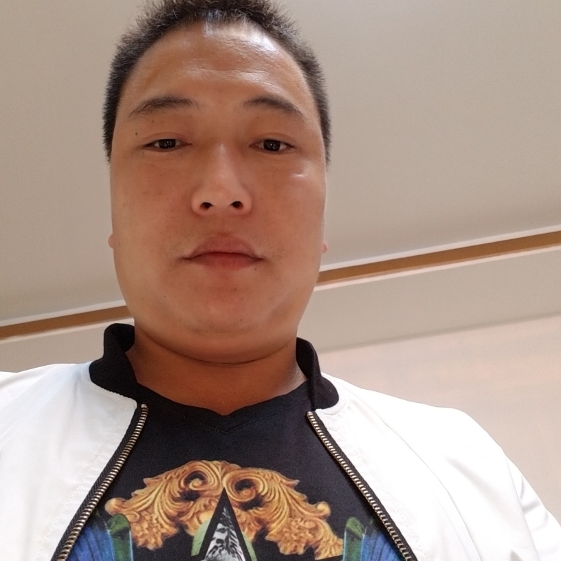 小蝴蝶勤恳的照片