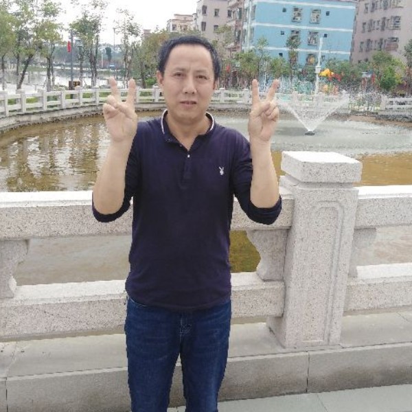 猛男英雄的照片