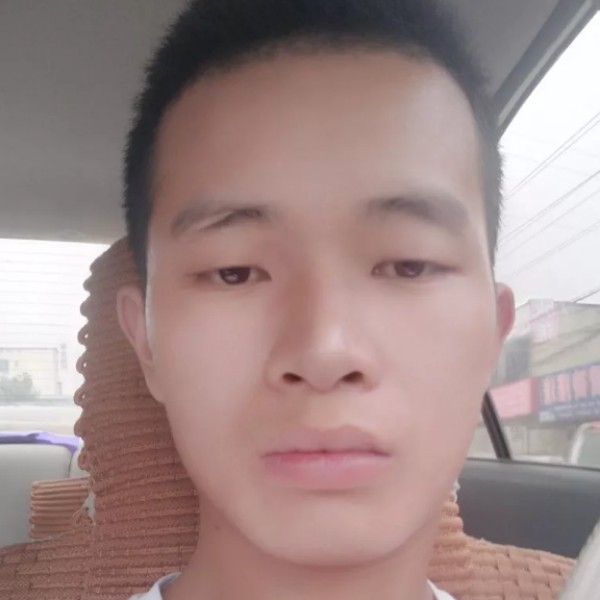霓裳孤單的照片