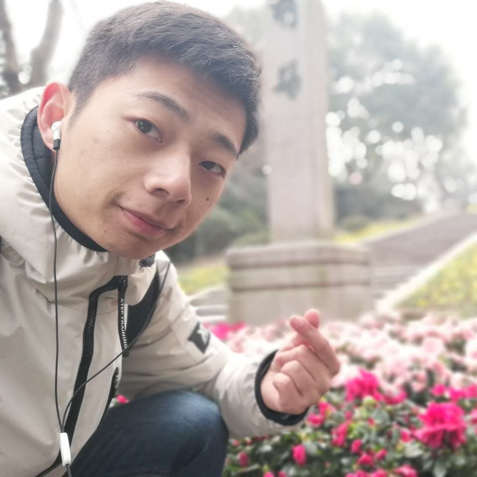 绿藤市负二代阿旭的照片