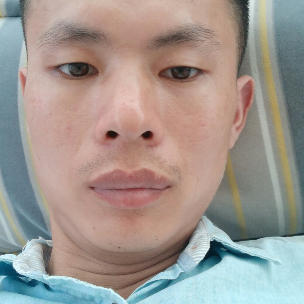身影笑等待的照片
