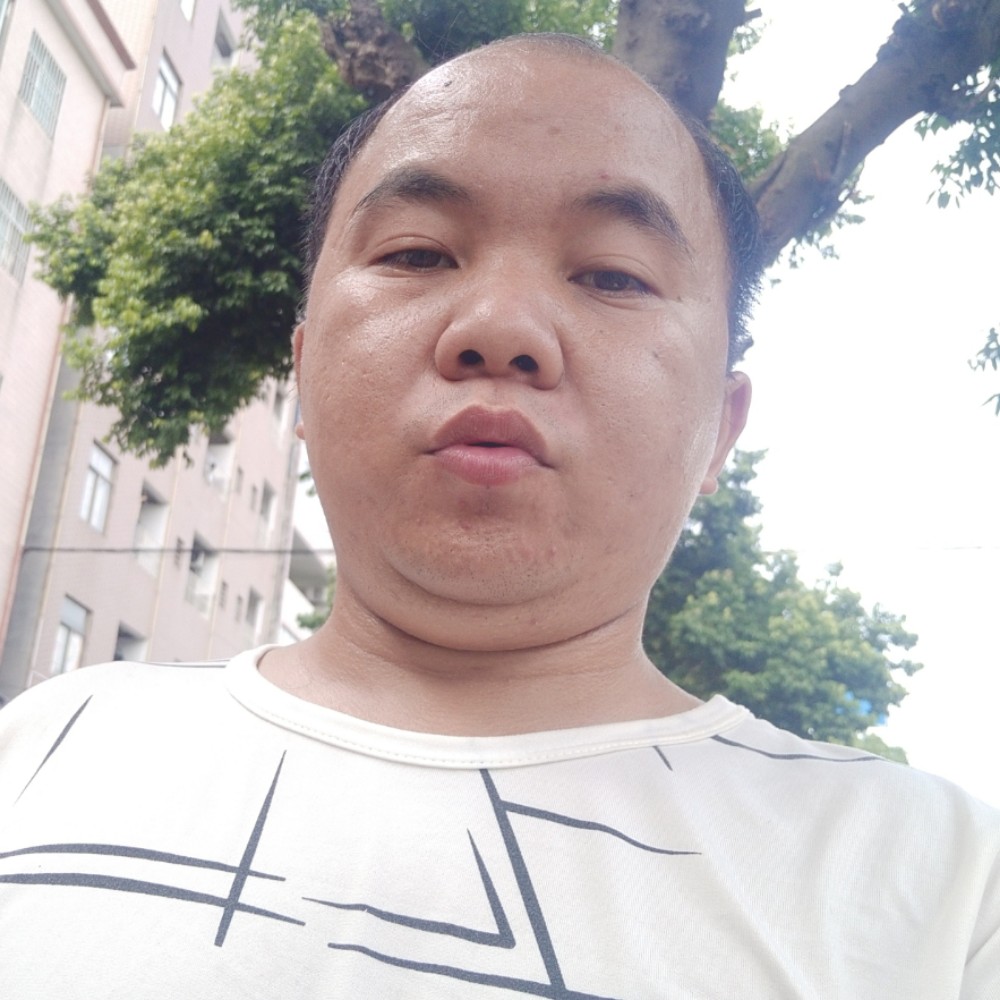 墨镜背后的照片