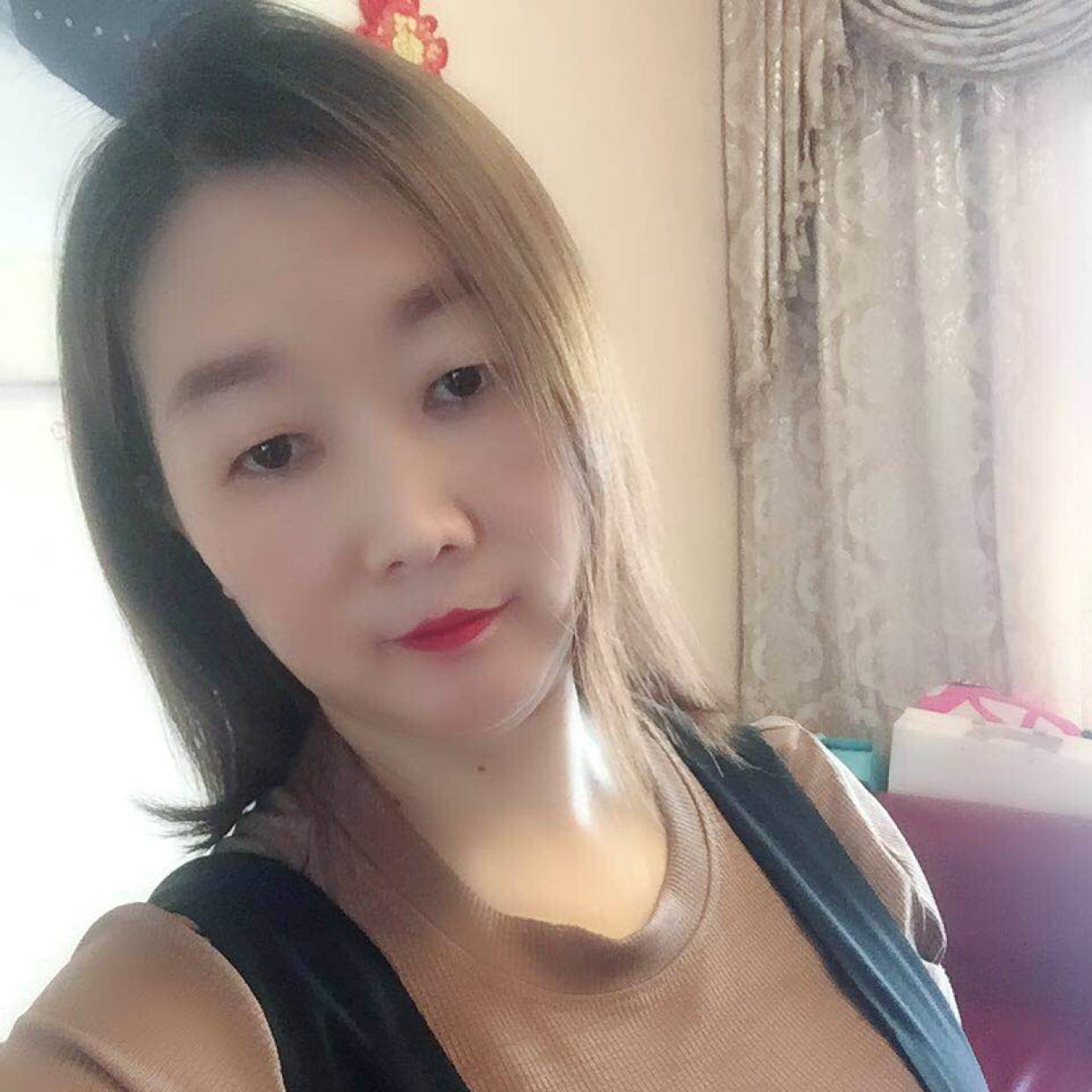 一个人愿眼神的照片