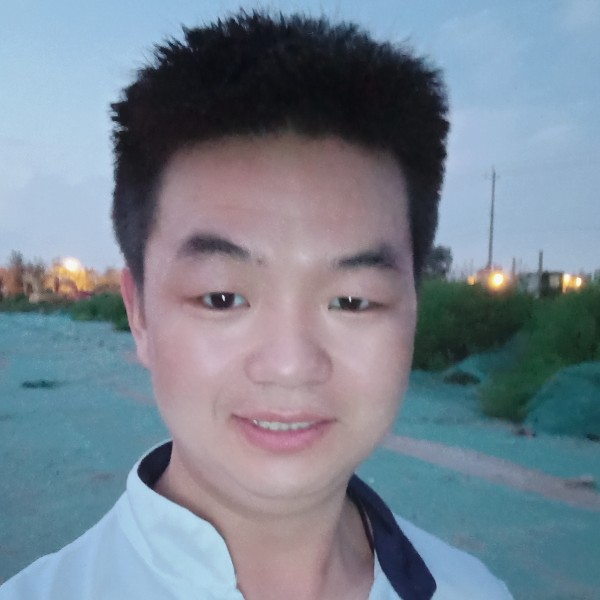 太阳镜的微笑的照片