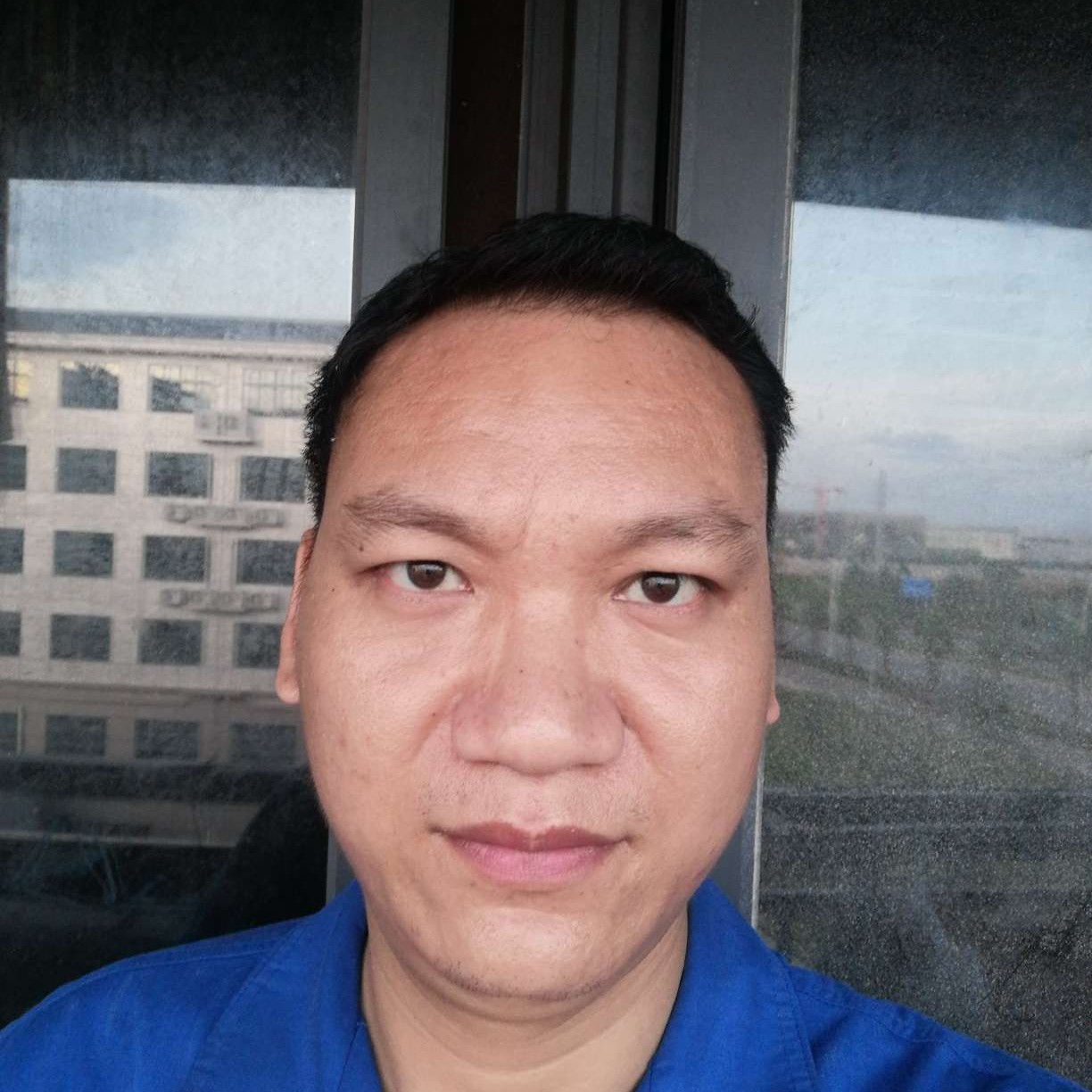 破损的心的照片