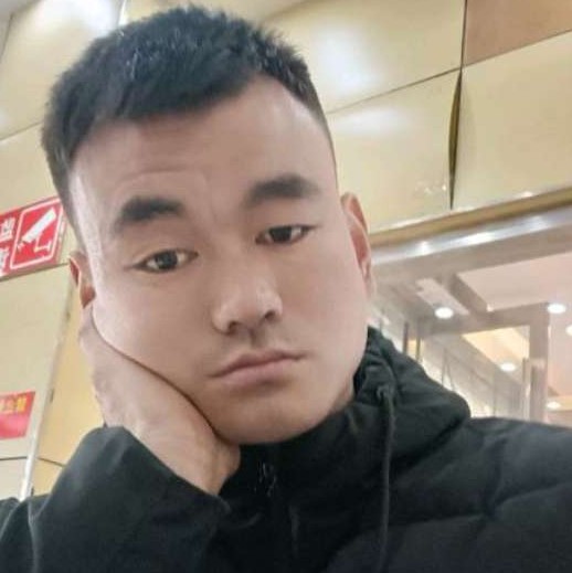 宝贝深拥爱撒娇的照片