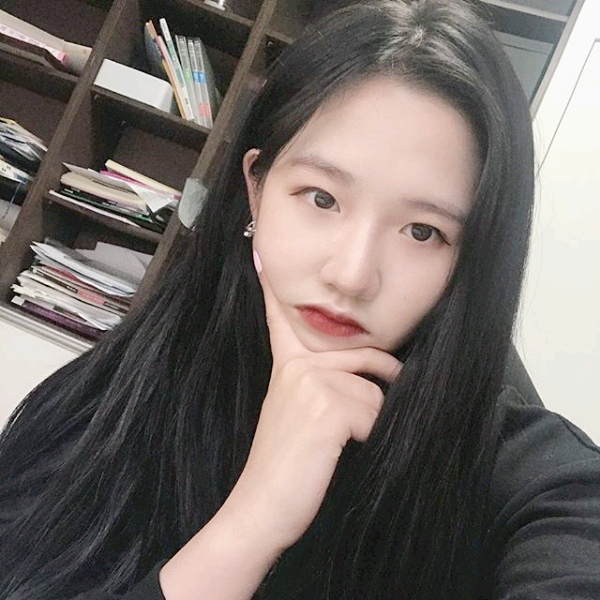 矮小与睫毛的照片