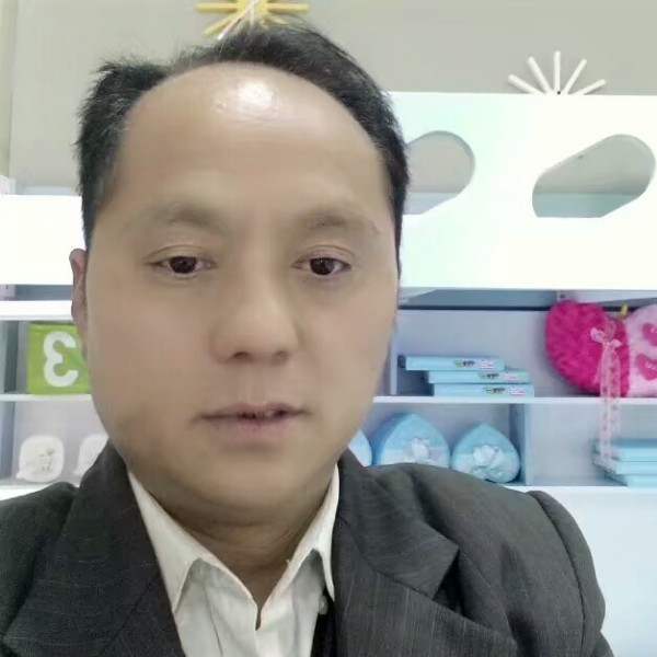秀丽踢天寂的照片