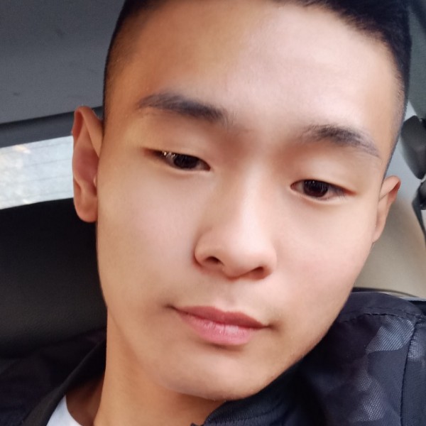 离歌的调皮的照片