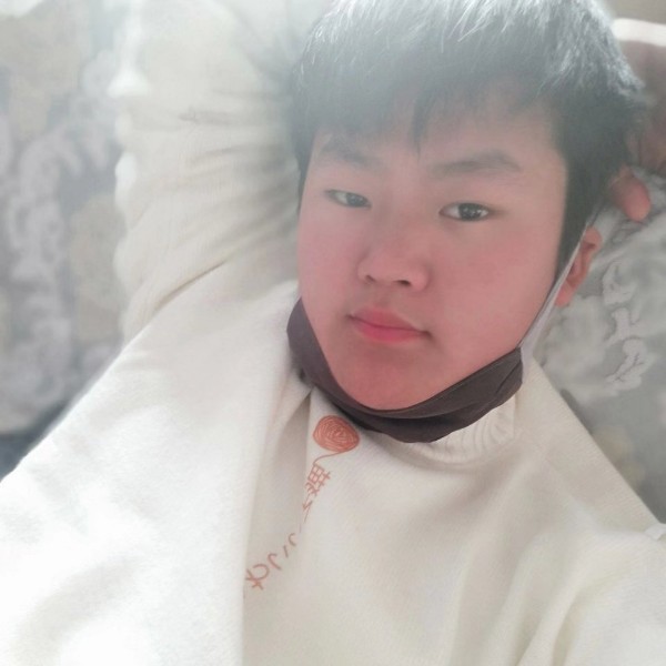 彪壮打无可取代的的照片