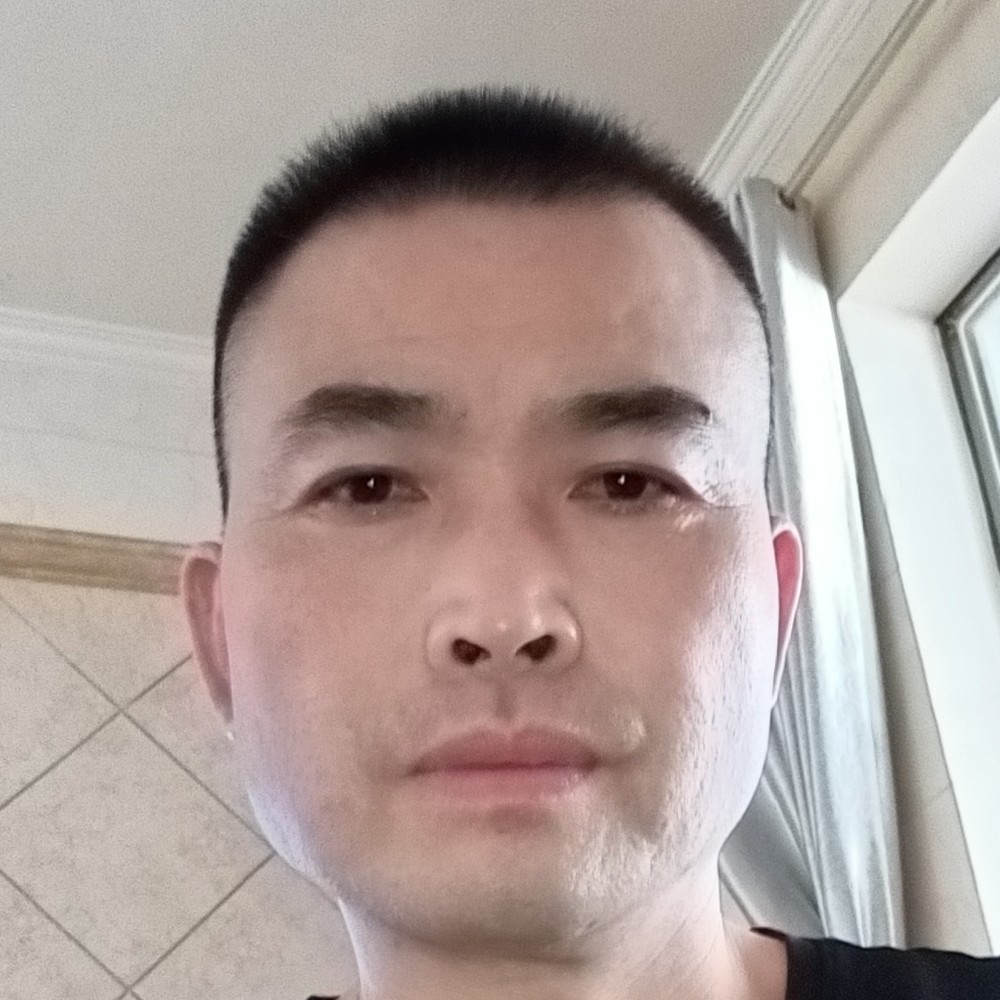 热情凝眸期待的照片