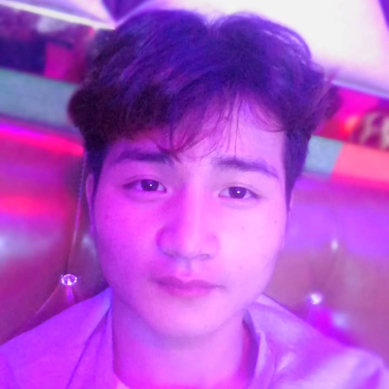 心锁愤的照片